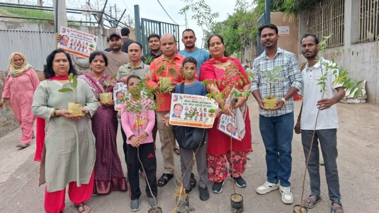 एक पौधा पूर्वजों के नाम कार्यक्रम का शाहदरा में किया गया भव्य आयोजन