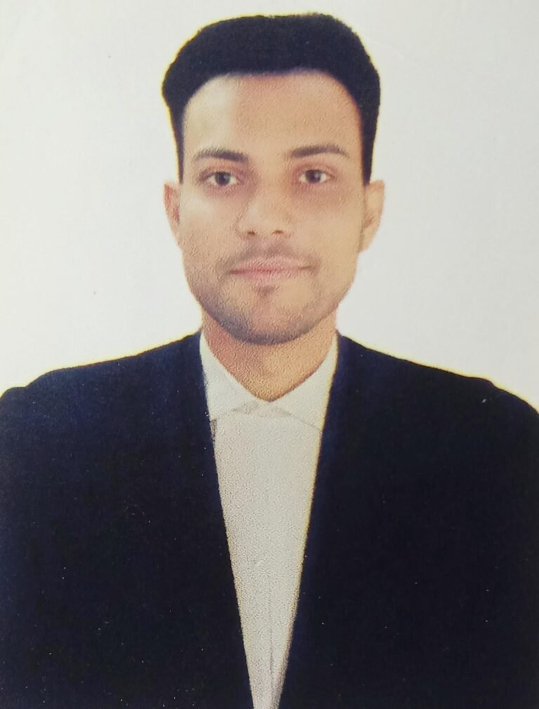 Advocate Israr Khan सुप्रीम कोर्ट से लेकर हाई कोर्ट तक विविध कानूनी मामलों को संभालते हैं